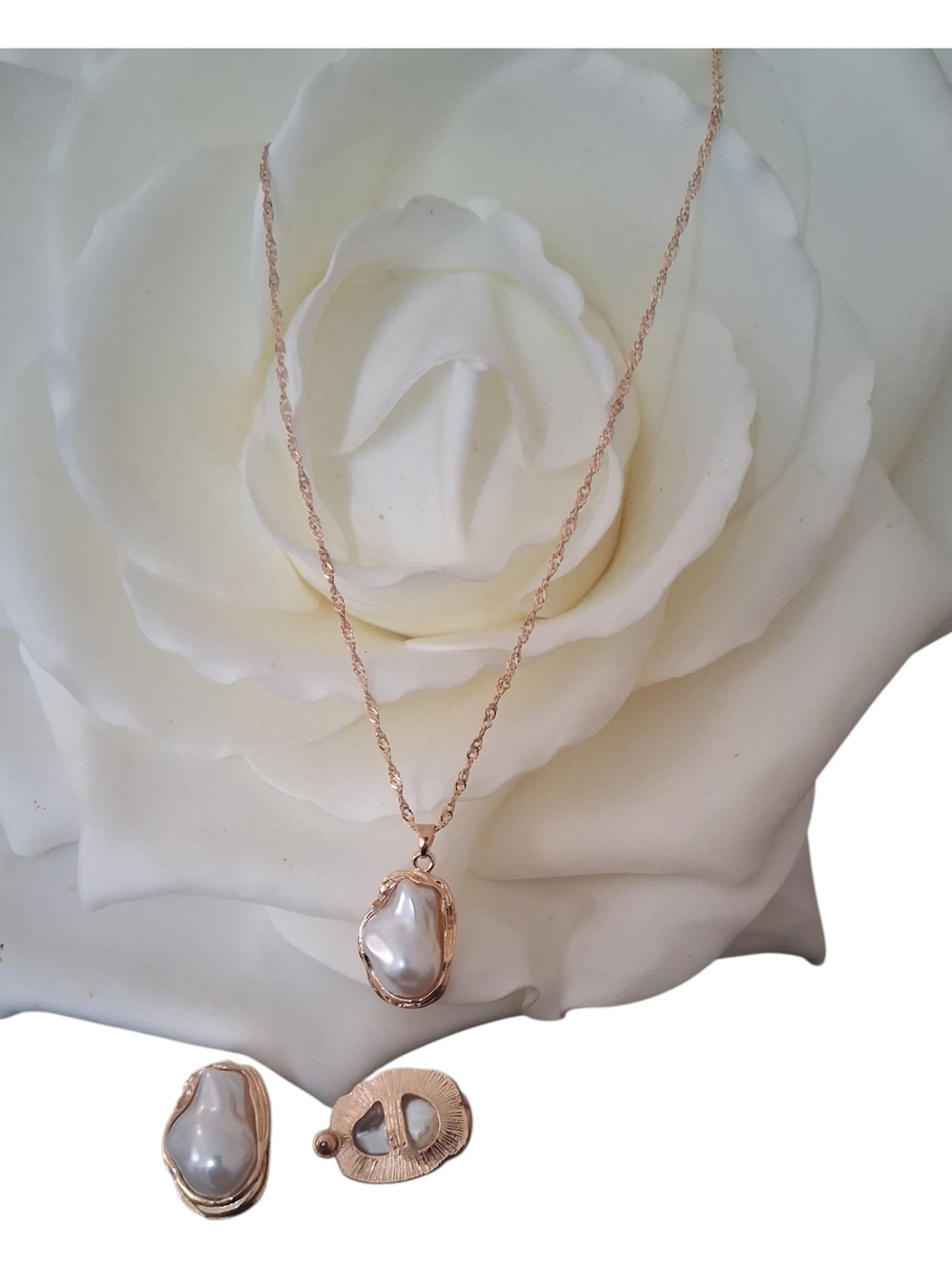 Gold Pearl Pendant Necklace and Earrings Set